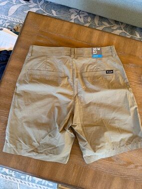 Columbia Men's Tan Flat-Front Performance Shorts